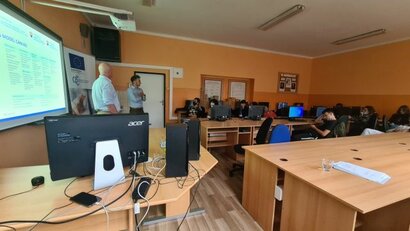 Semináre s odborníkmi - spojenie vzdelávania a praxe