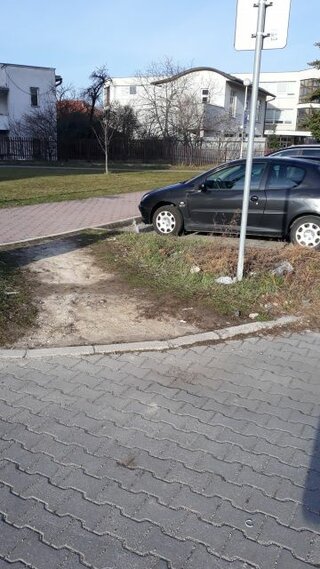 po - čisté plochy pred školou