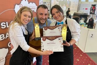 Úspech baristiek - odbor hotelová akadémia - na celoslovenskej súťaži „slovak barista cup junior" 2022, incheba bratislava - image0