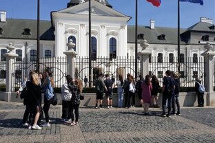 Návšteva francúzskeho inštitútu a historických pamiatok v bratislave - BA1