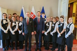 Obsluhovali sme na najvyššej úrovni - premiérov sr a čr - trenčín 2023 - HA03