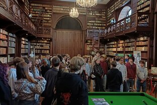 Zväčšiť fotografiu - Návšteva historickej apponyiovskej knižnice