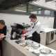 Barista jilemáku 2025 s vôňou kávy a sladkých dezertov - 2fce0583-7a76-4e70-8b59-7149975f59c8